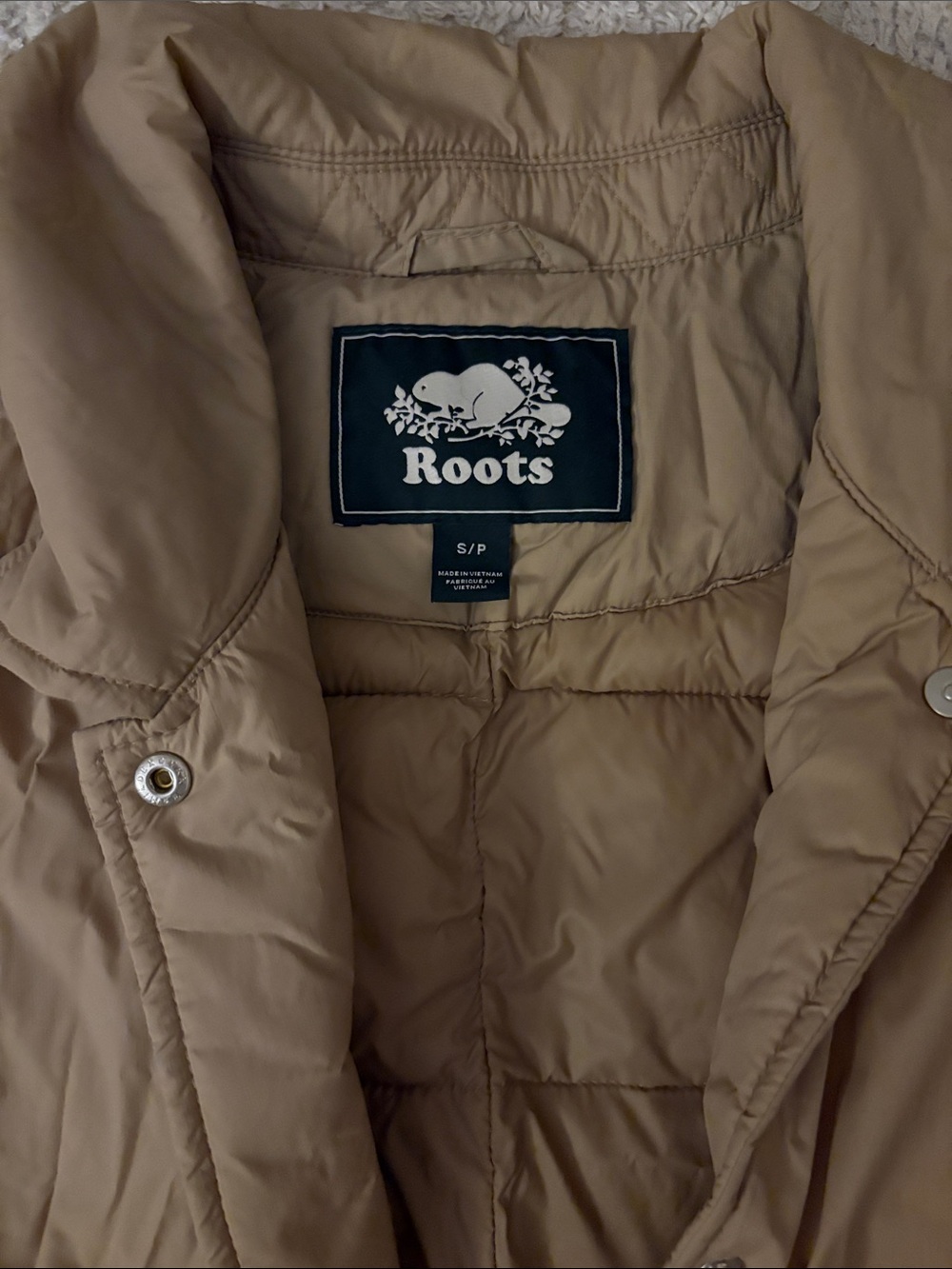 Roots Quilted Puffer Jacket in Beige